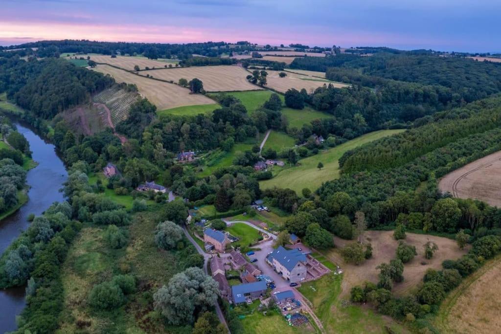 Cosy Cottage On Banks Of River Wye Foy Exterior foto